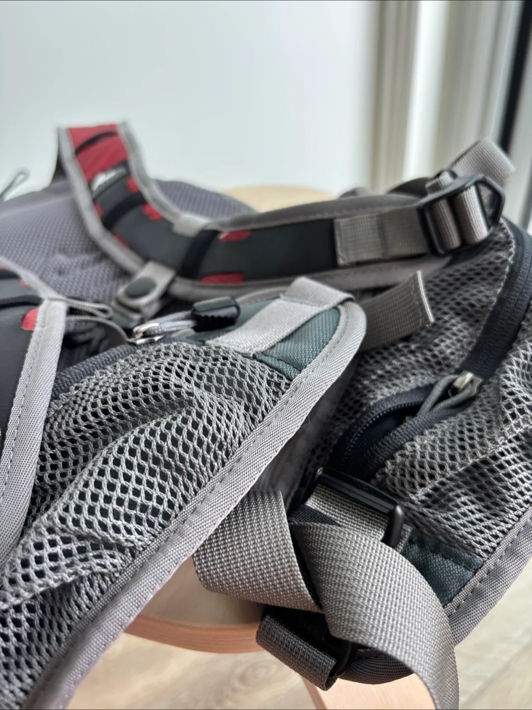 Gregory Stimulus Hydration Pack - Red/Grey image indicator(5)