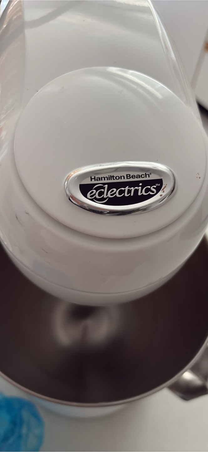 Hamilton Beach All-Metal Stand Mixer - Like New! - photo 4