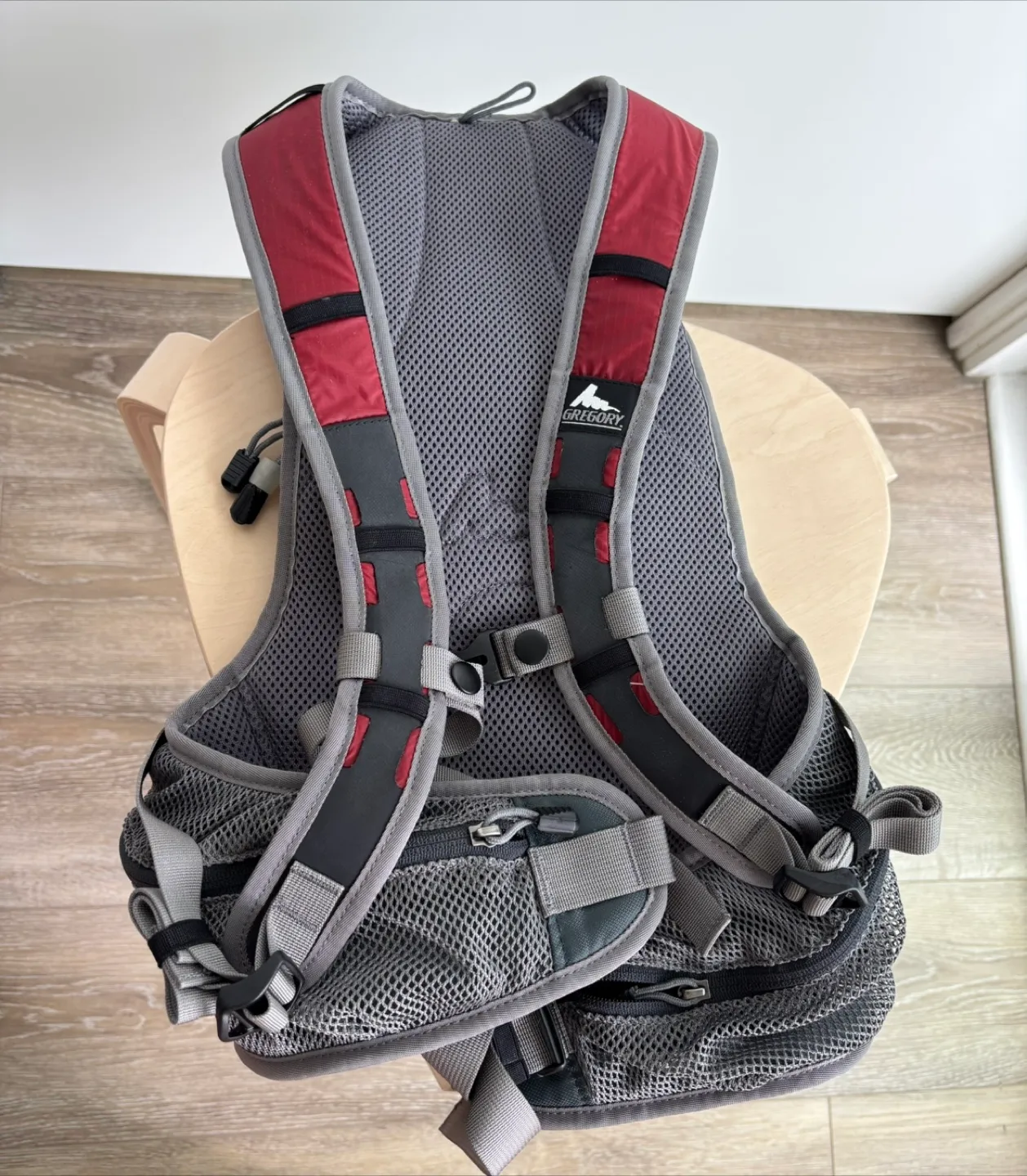 Gregory Stimulus Hydration Pack - Red/Grey image indicator(6)