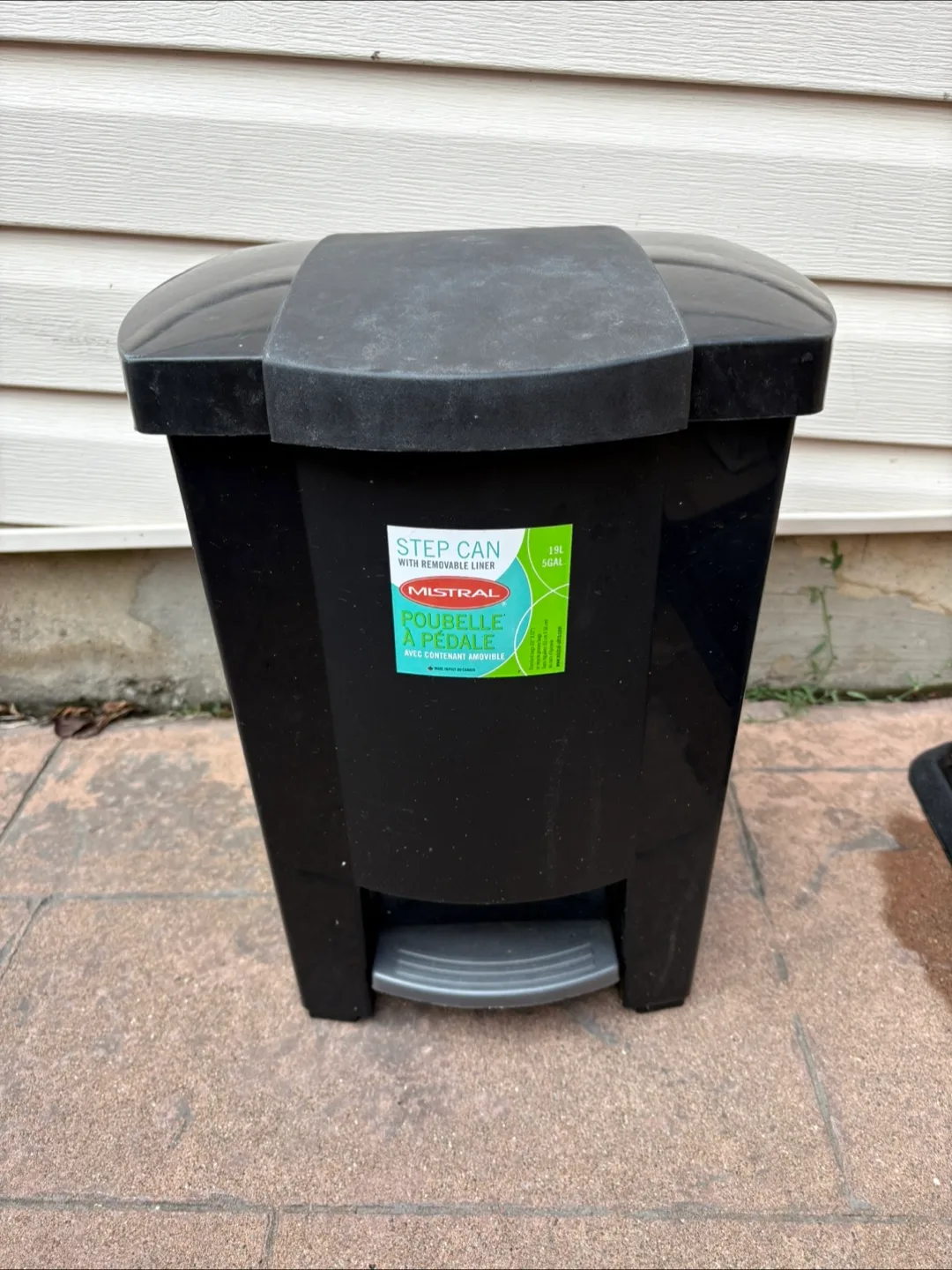 Step Trash Can thumbnail