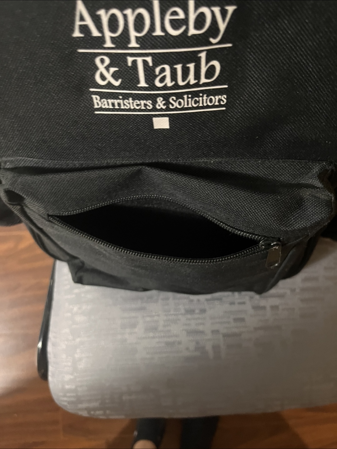 Robins Appleby & Taub Picnic Backpack - photo 4