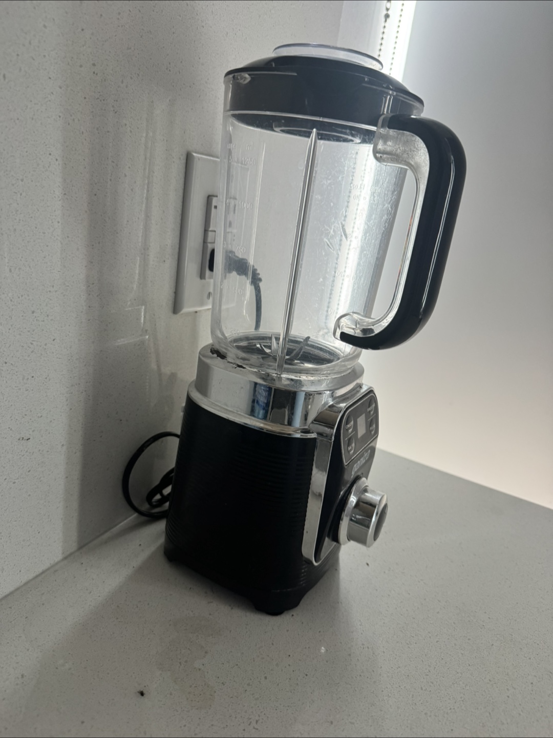 Ganiza Blender - Black 1200 Watt - Less than 6 months old