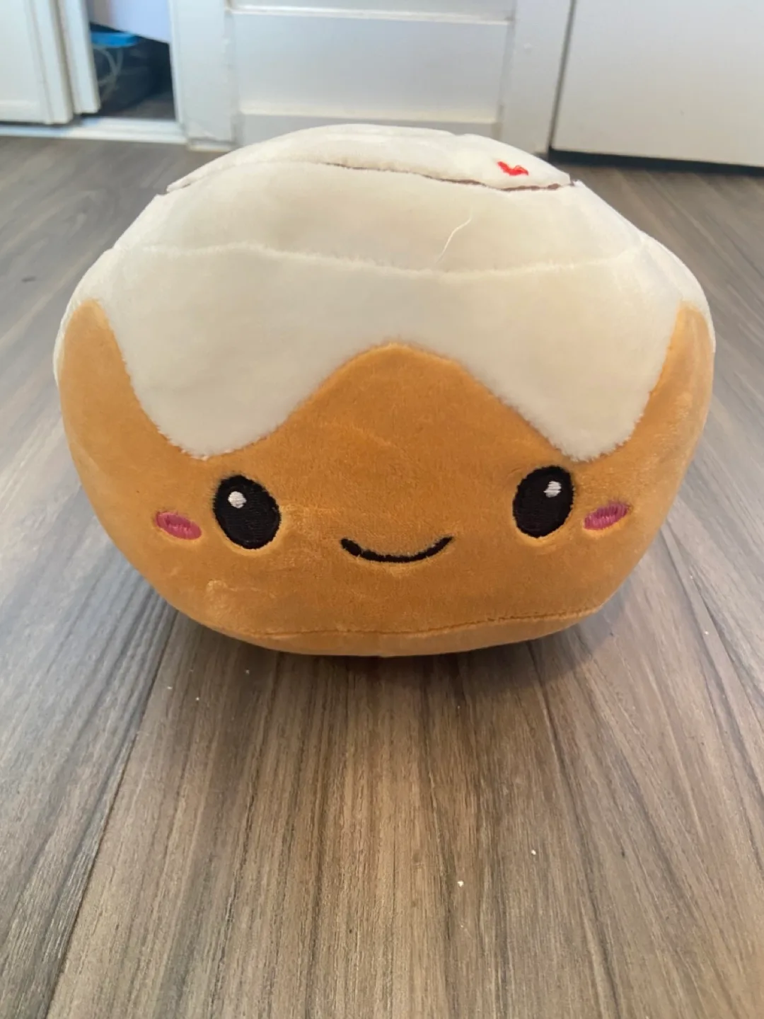Cinnamon Roll Plush Toy thumbnail