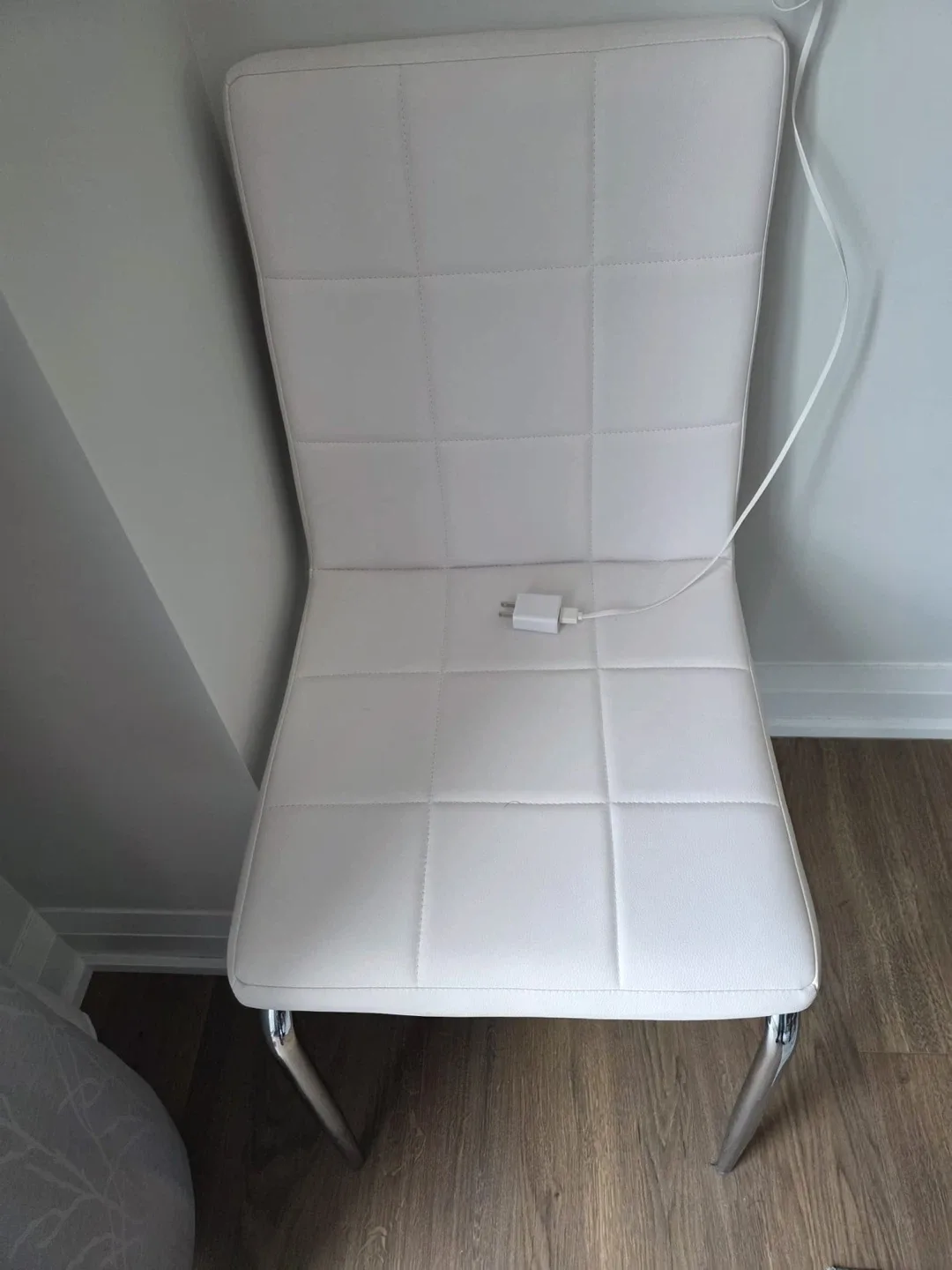 White leather dining room chair 4pcs $80 ea thumbnail
