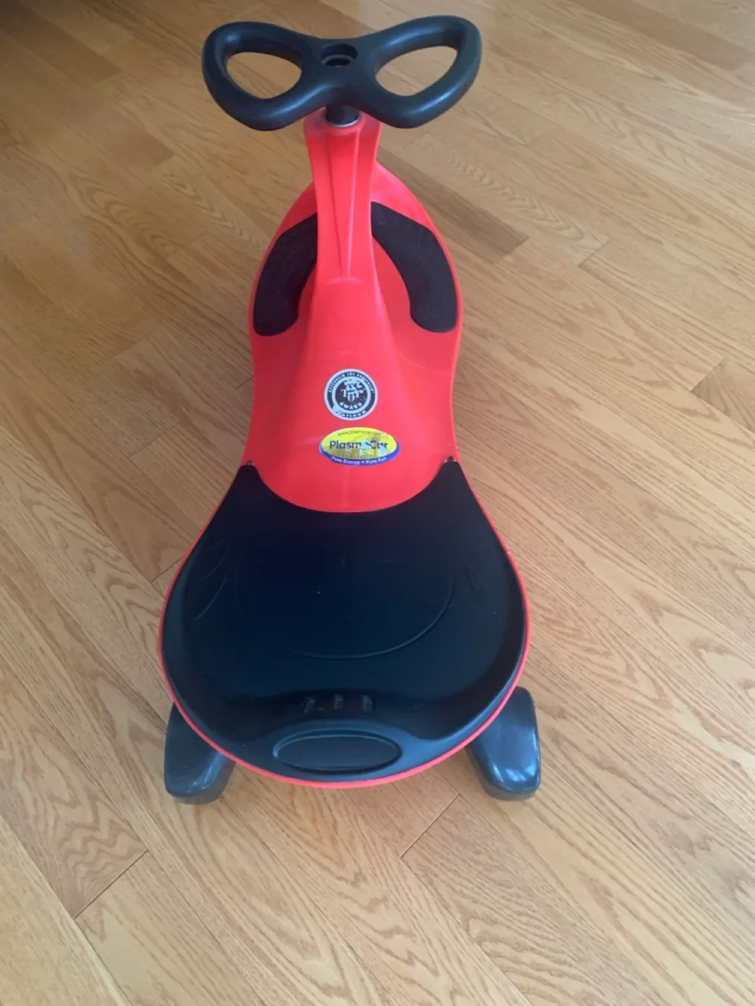 PlasmaCar Ride-On Toy - Red & Black image indicator(4)