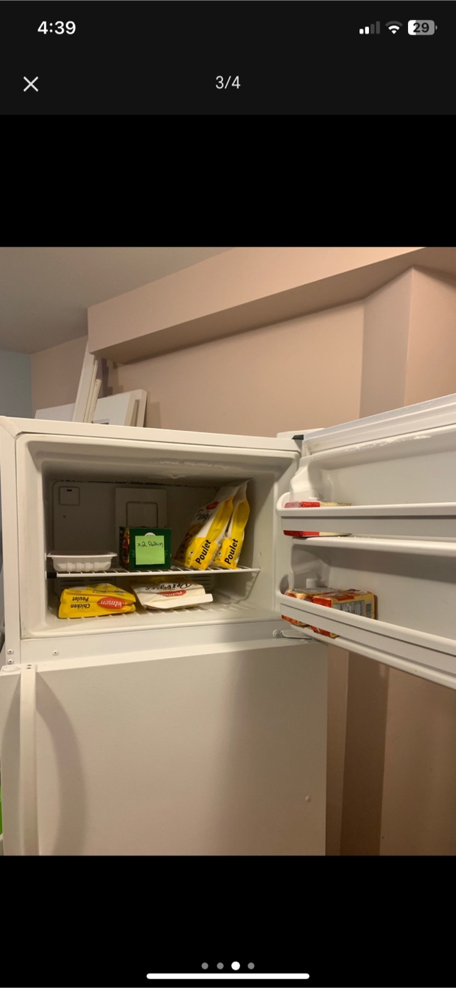 Frigidaire Top Freezer Refrigerator 18 cu.ft. - photo 3