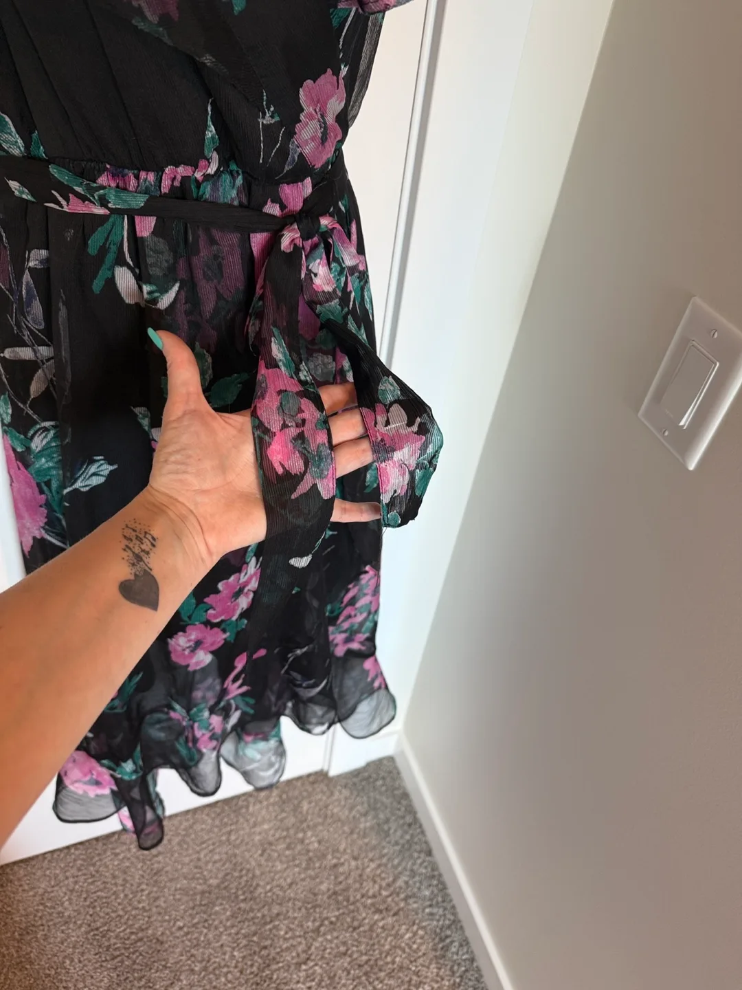 Ladies floral wrap dress image indicator(7)