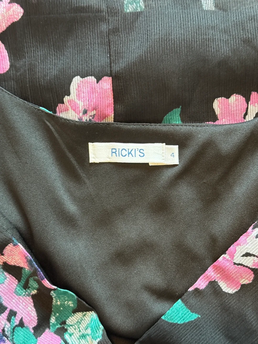 Ladies floral wrap dress image indicator(9)