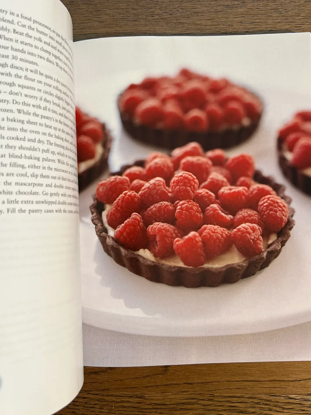Nigella Lawson - How to Be a Domestic Goddess Cookbook image indicator(10)