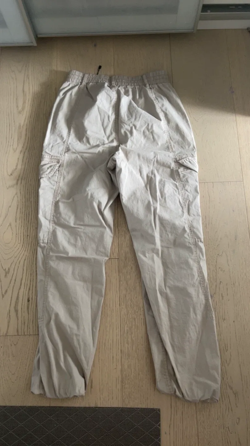 Garage Beige Cargo Pants Size S image indicator(3)