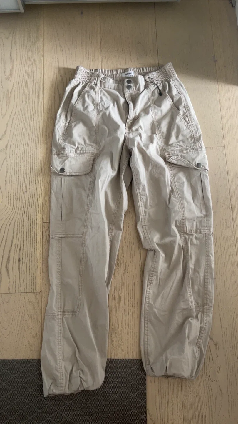 Garage Beige Cargo Pants Size S image indicator(2)