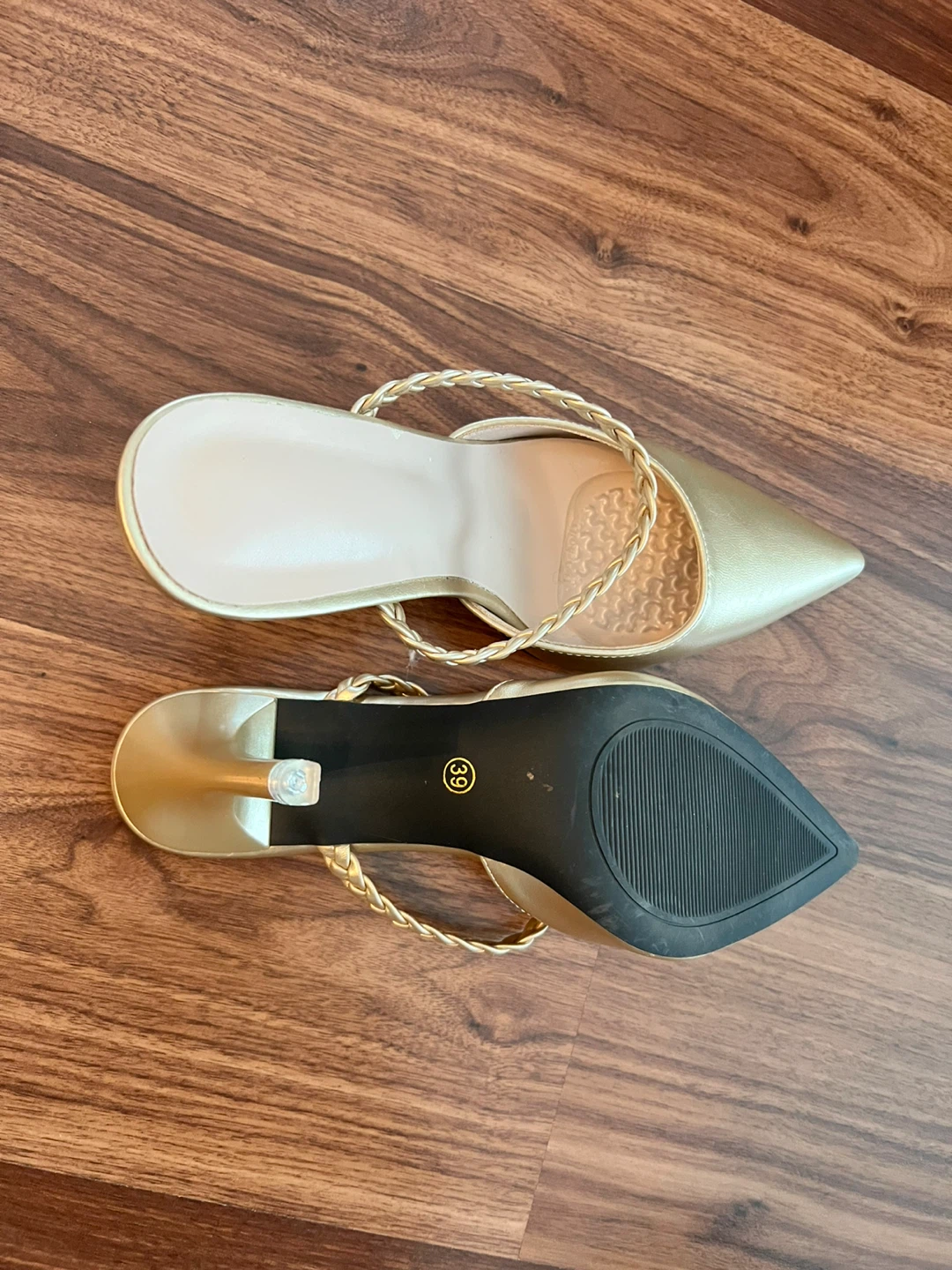 Sleek and comfortable gold heels - Size 39 - photo 4
