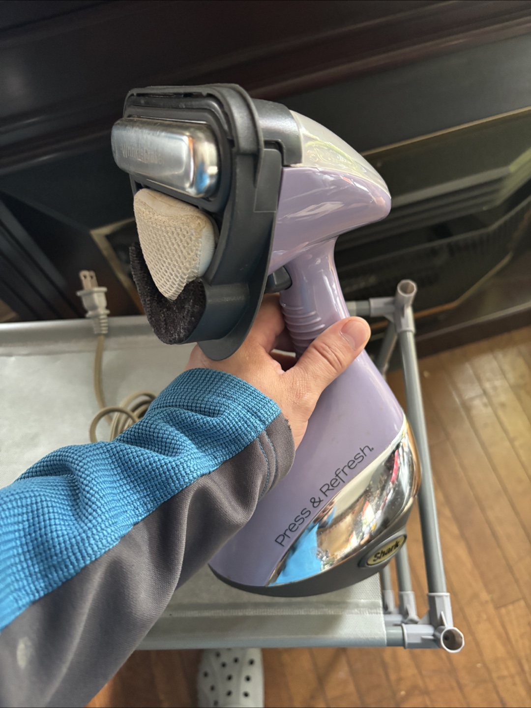 Shark Wrinkle Eraser Press & Refresh Garment Steamer