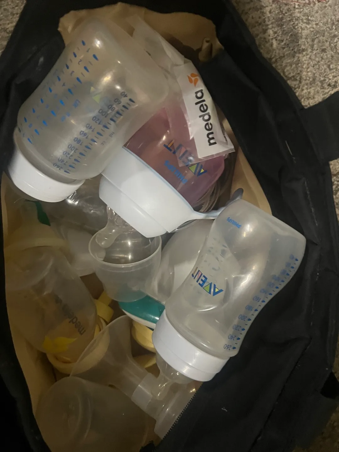 Medela & Philips Avent Baby Bottles & Accessories image indicator(2)