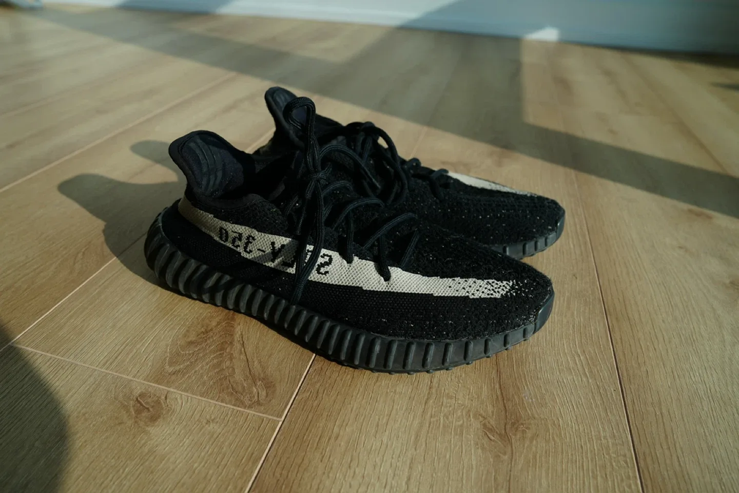 Adidas Yeezy Boost 350 V2 Oero thumbnail