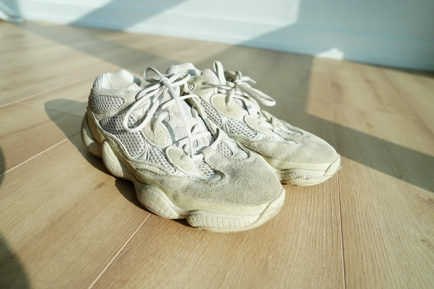 Adidas Yeezy 500 Bone White Sneakers thumbnail