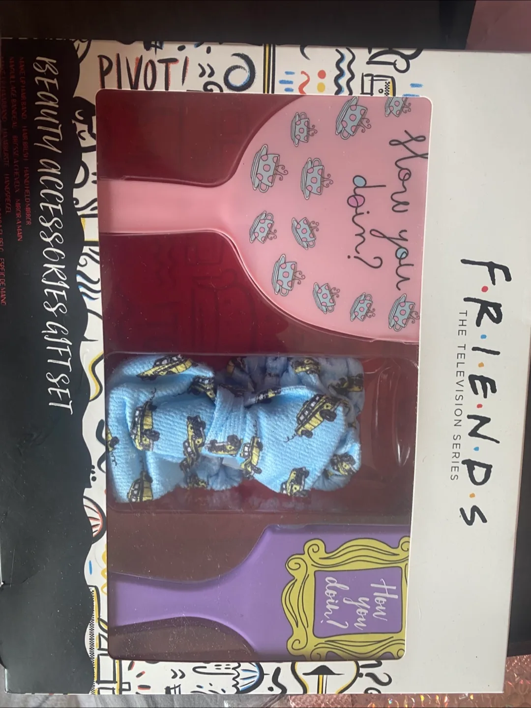 Friends Beauty Accessories Gift Set thumbnail