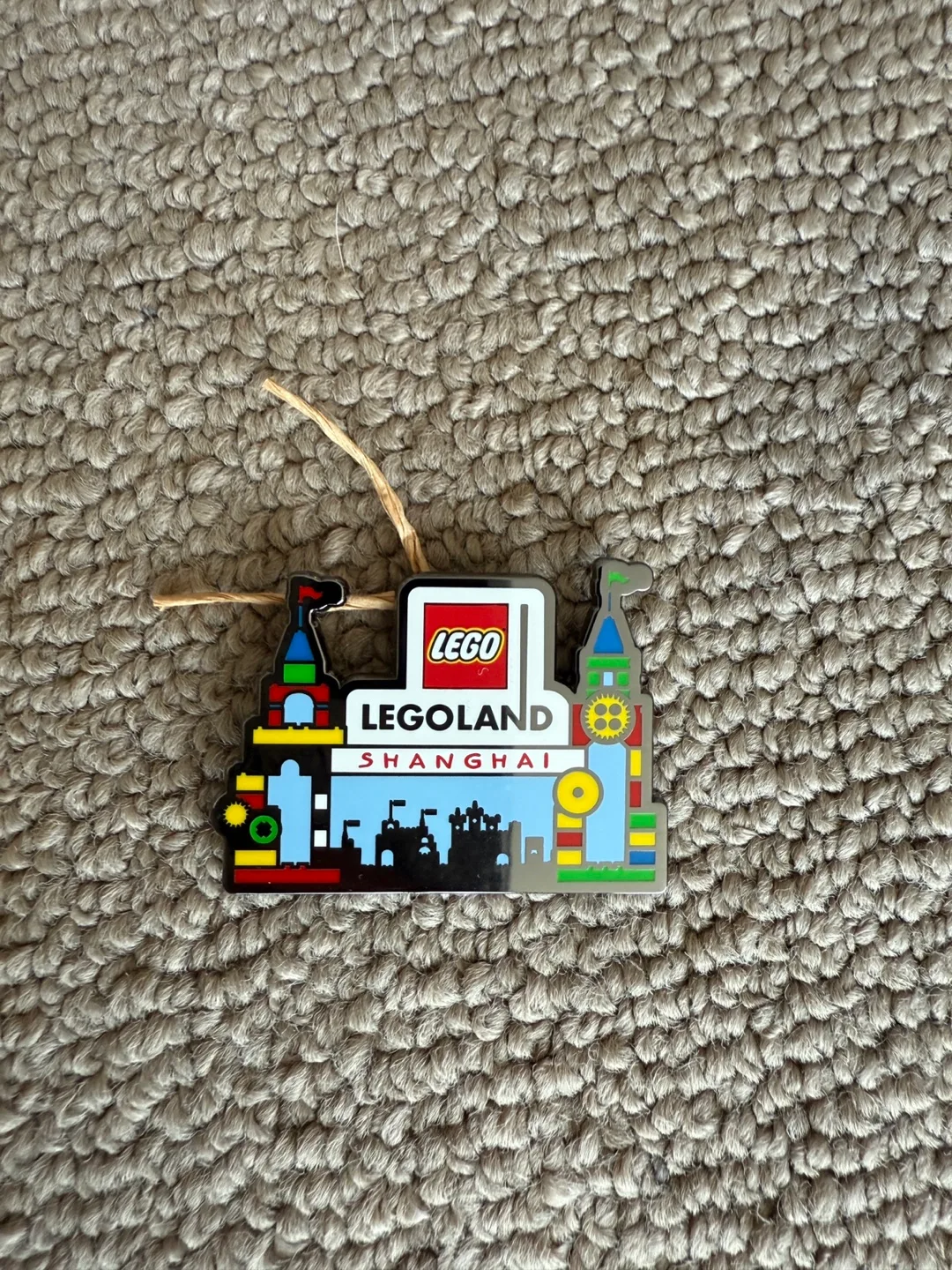 LEGO Legoland Shanghai Enamel Button Pin image indicator(2)
