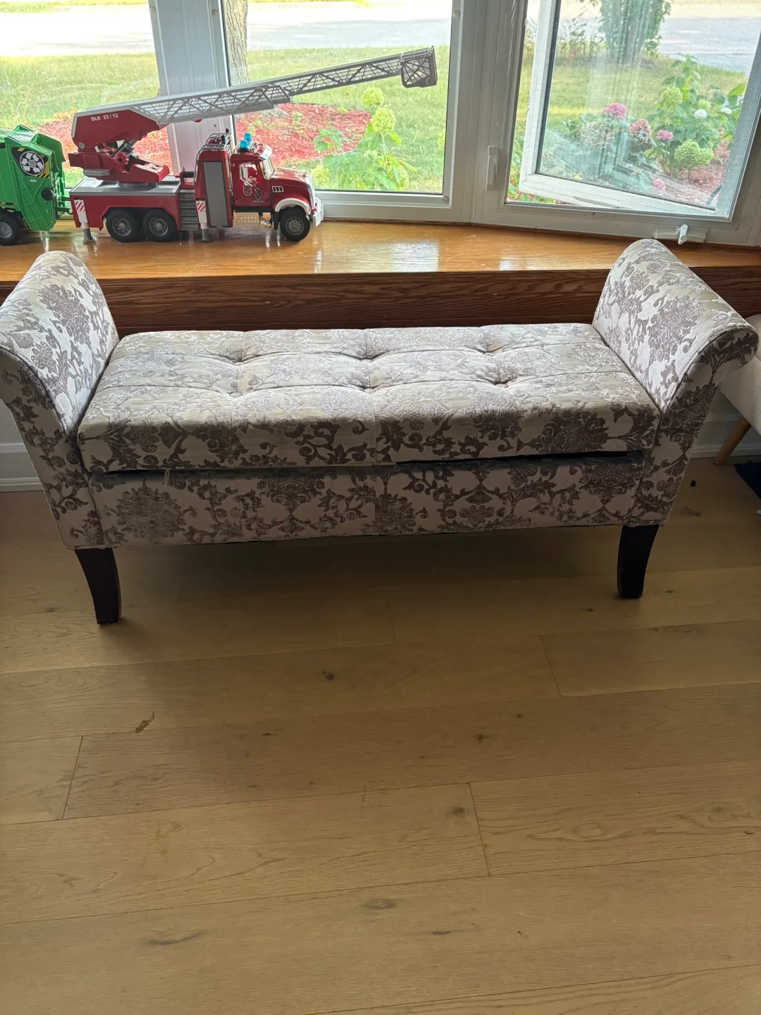 Floral Pattern Storage Bench thumbnail