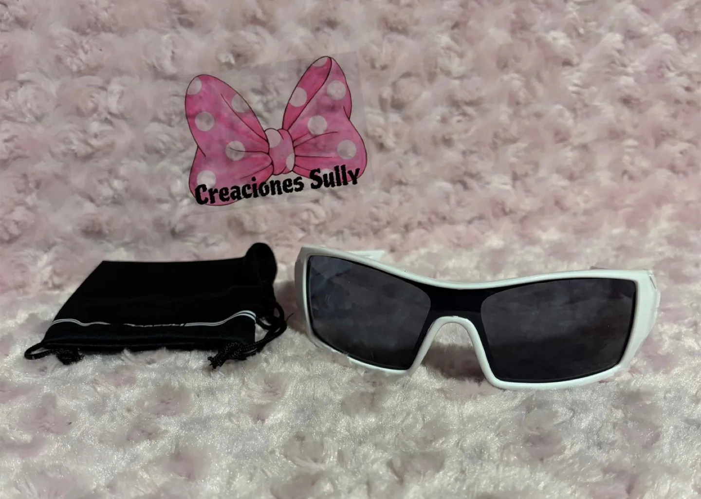 White Oakley Sunglasses thumbnail