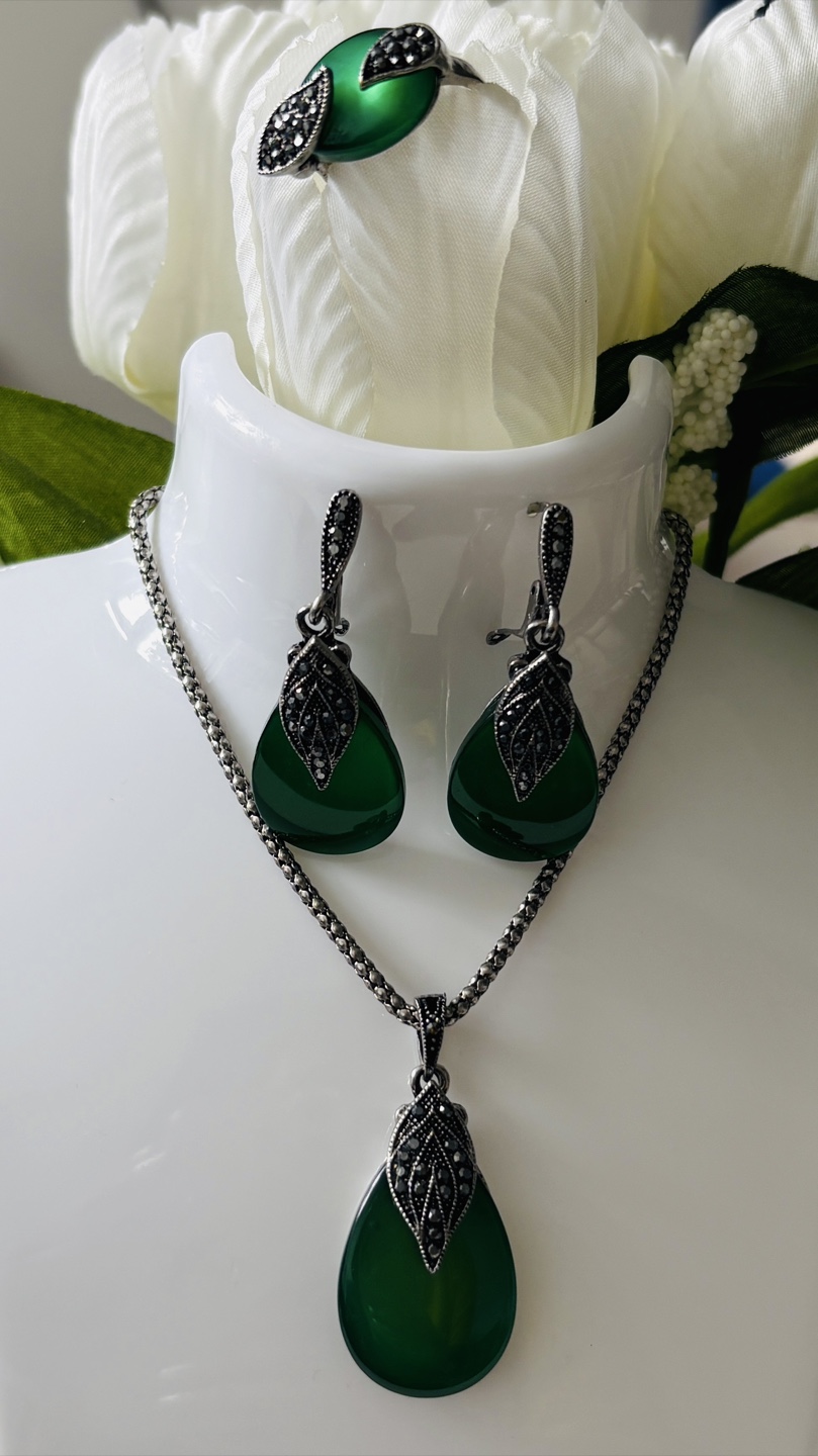 Green Stone Jewellery Set (Necklace, Earrings, Ring) - photo 5