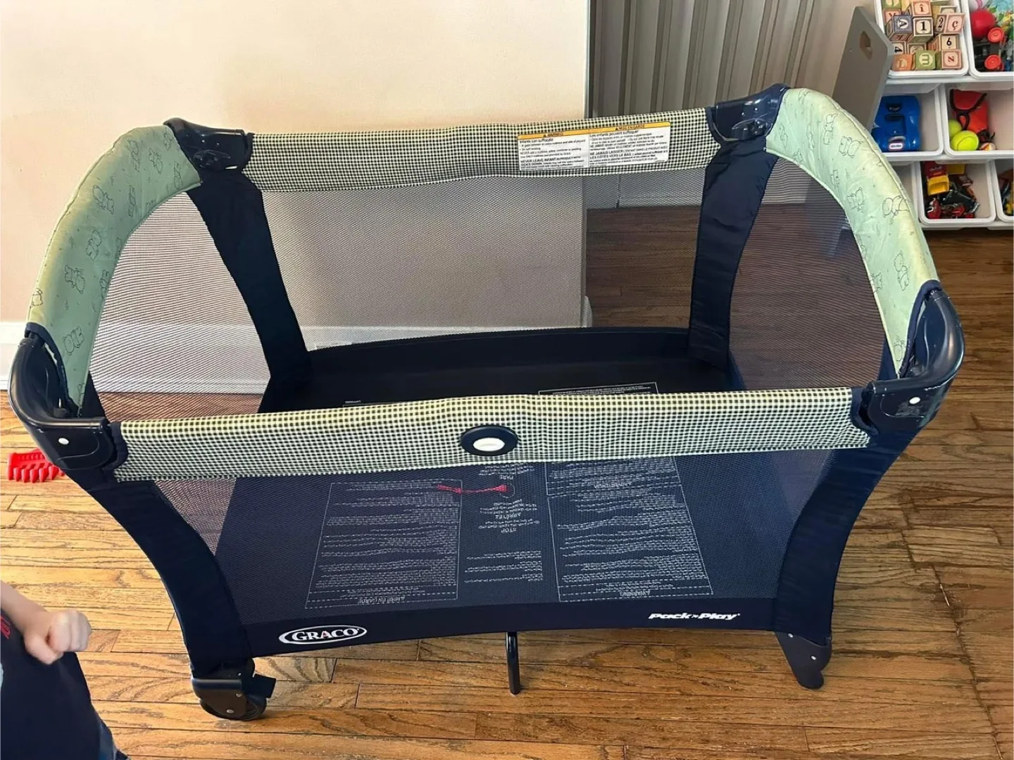Graco Pack 'n Play Portable Playard thumbnail