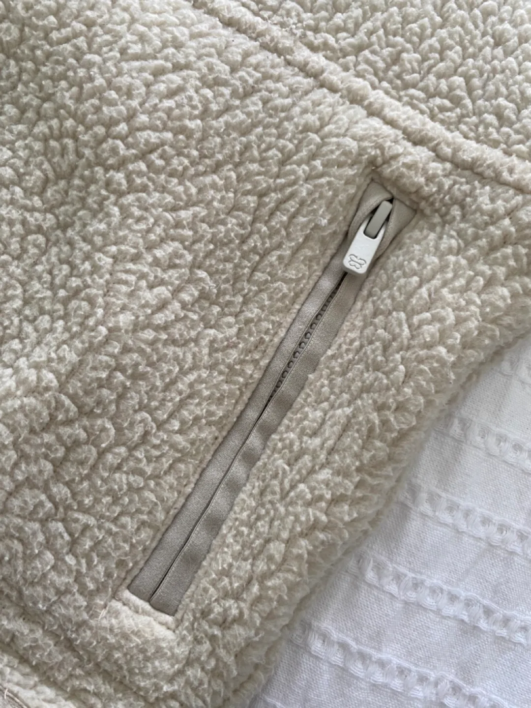 Aritzia Cream Beige Sweater - Size XS image indicator(3)