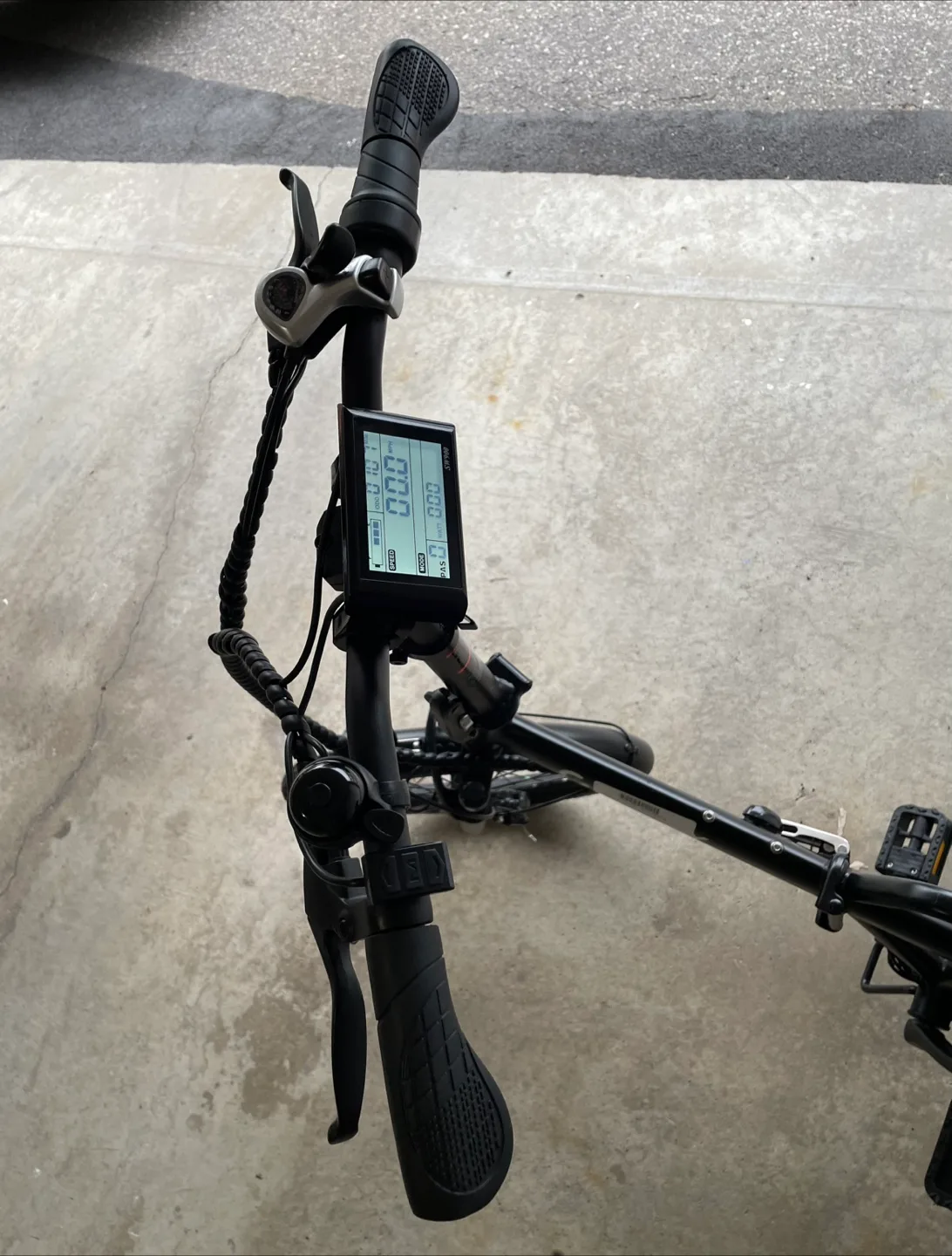 GOCity Foldable E-Bike (500W 72km Range 32km/h) $1,299 image indicator(5)