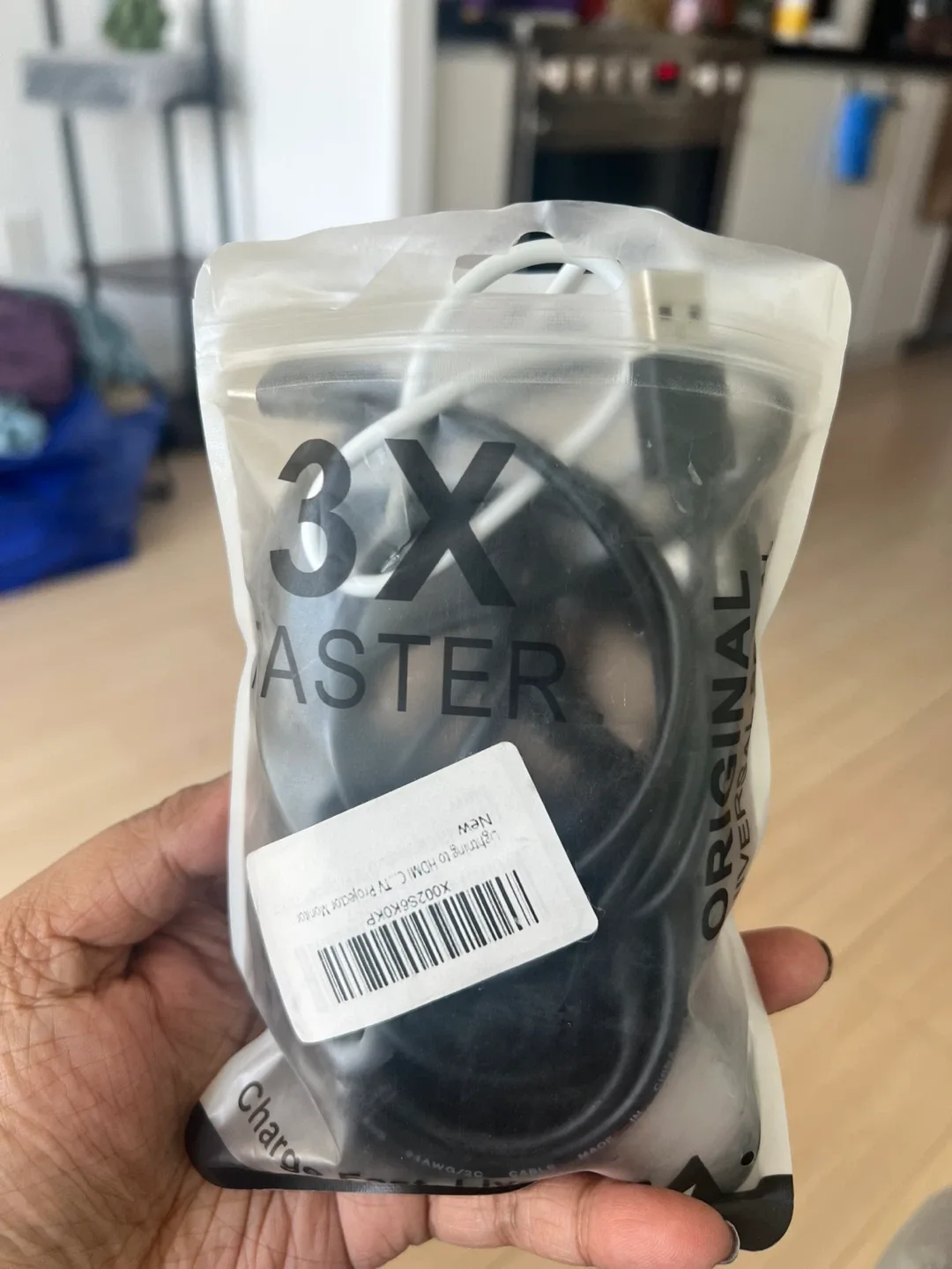 Assorted HDMI/USB/Type C/Iphone charging cables thumbnail