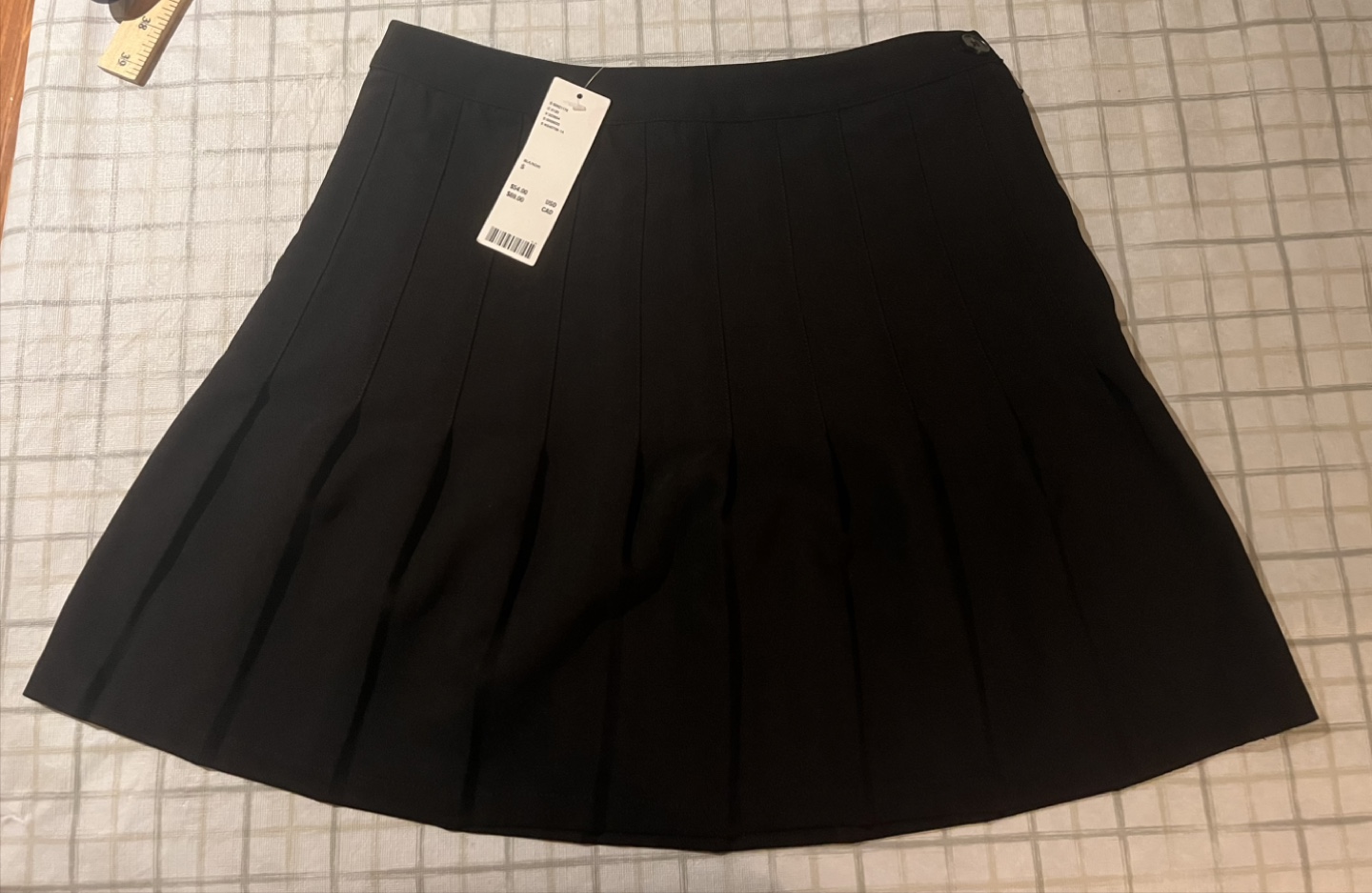 Urban Outfitters Black Pleated Skirt (Small) - New with Tags