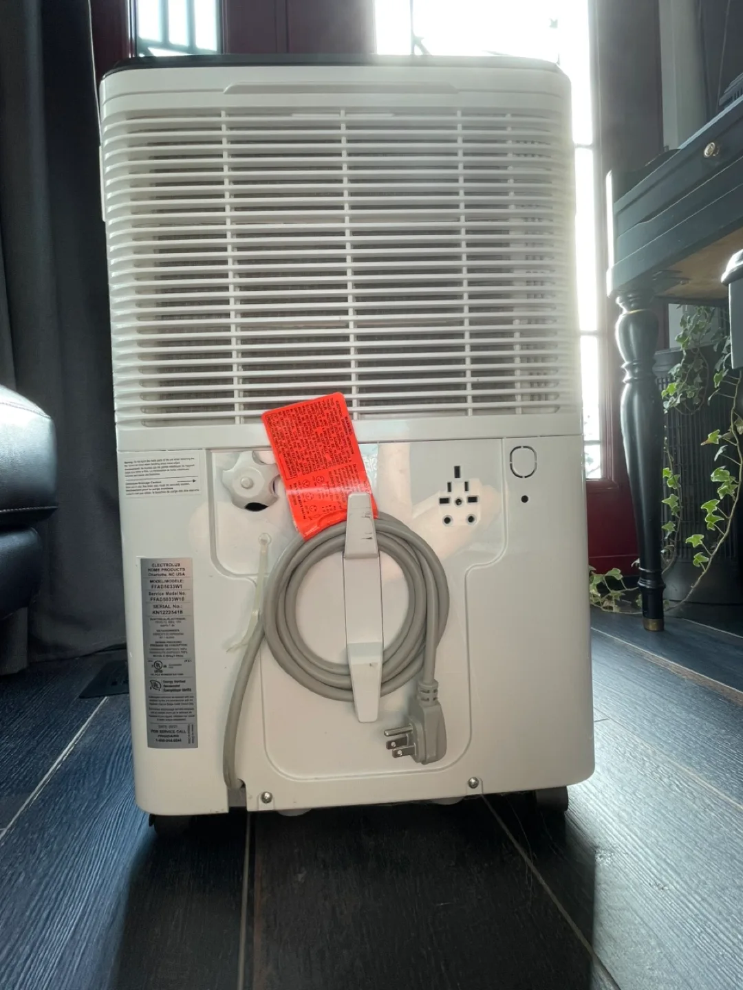 Dehumidifier Frigidaire FFAD5033W10, 50 pint image indicator(4)