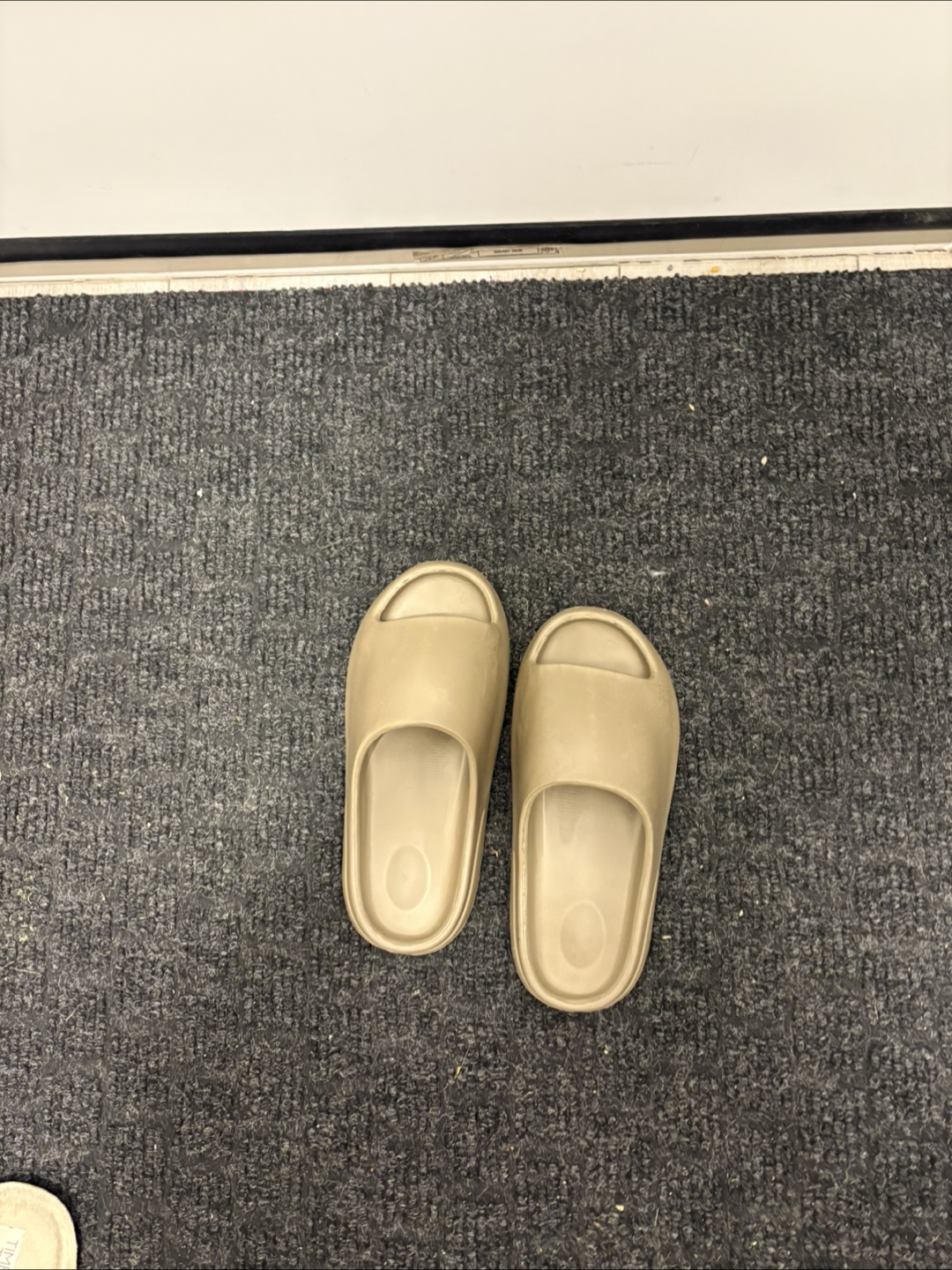 Adidas Yeezy Slide Earth Brown