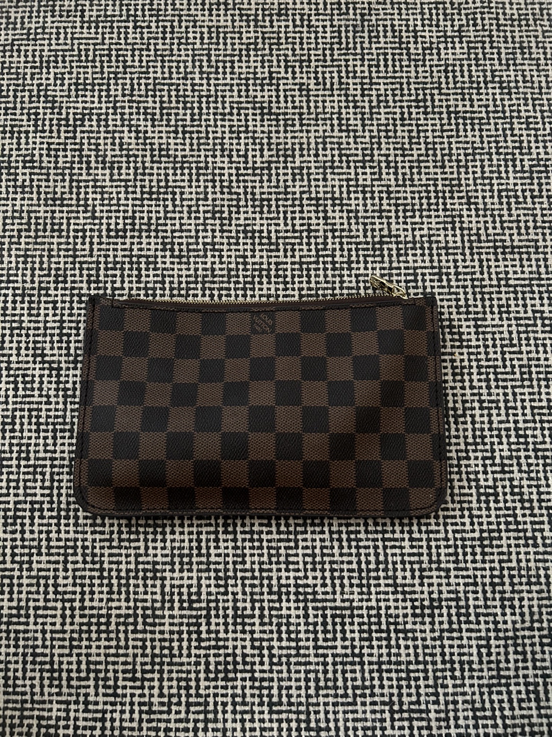 LV Pouch