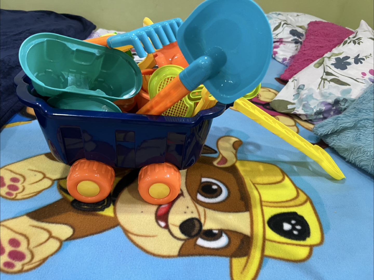 Beach Toys Set with Wagon and Mesh Bag - photo 5