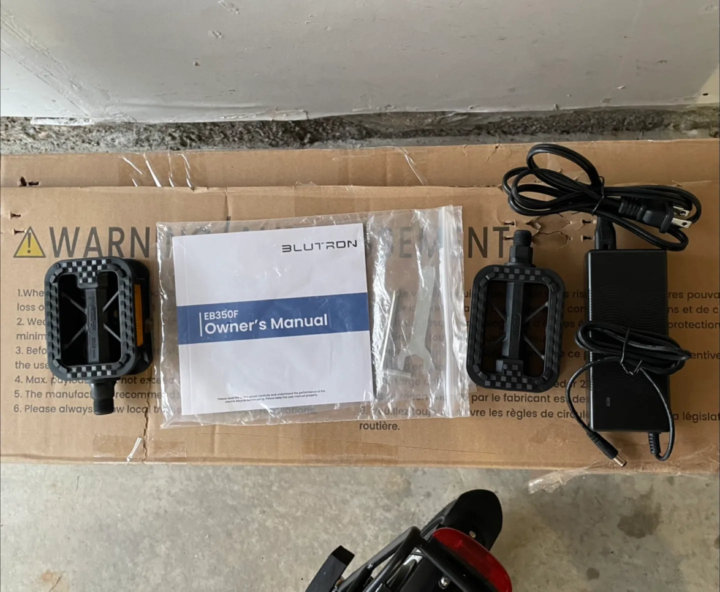 Blutron EB35OF E-Bike (350W / 33km Range / 32km/h Speed) - $565 image indicator(3)