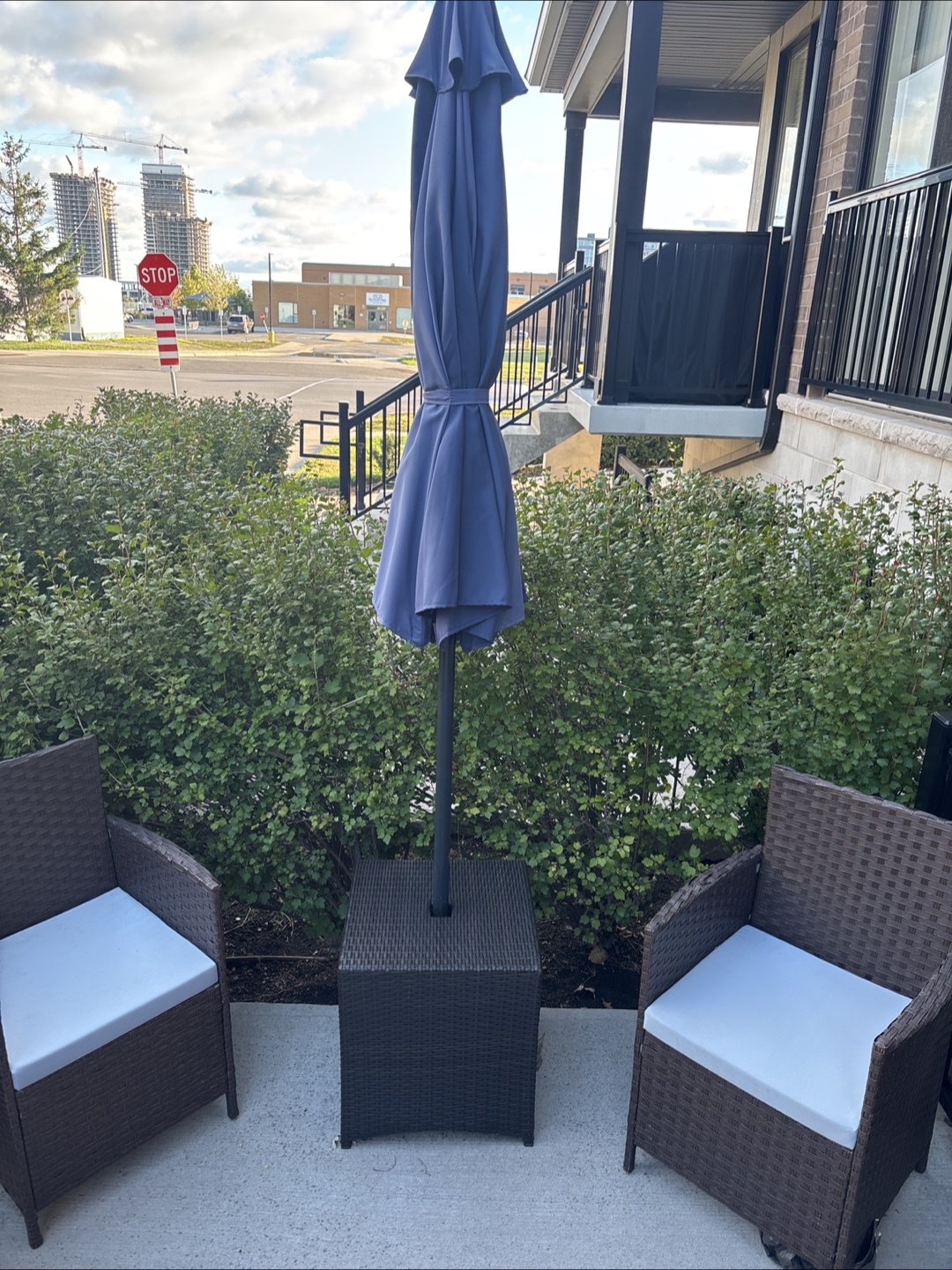 Patio Set with Umbrella & Table - photo 3