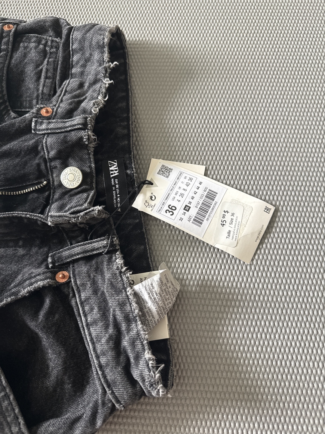Zara Classic Mom Fit Jeans - US4 - photo 2