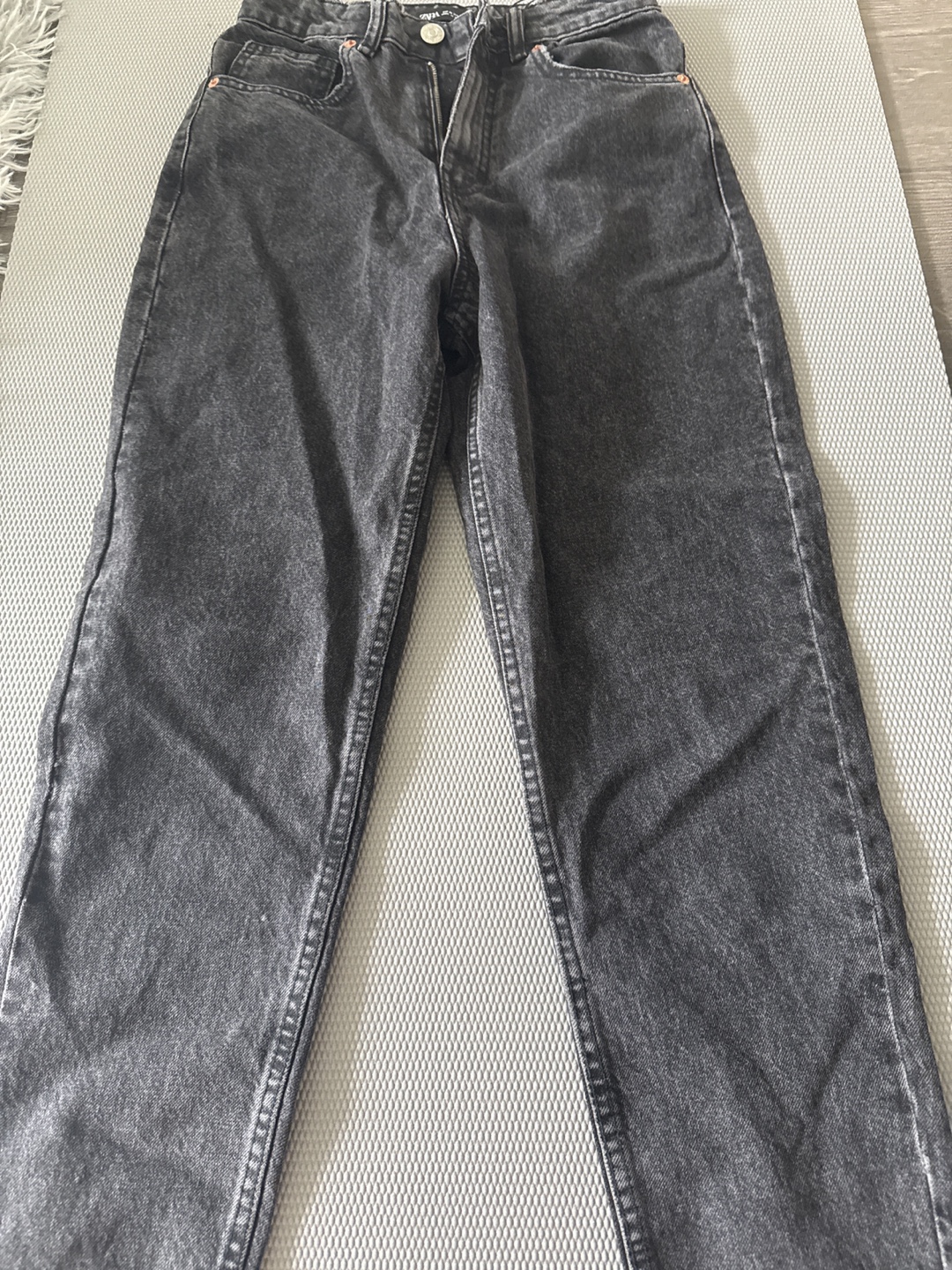 Zara Classic Mom Fit Jeans - US4 - photo 4