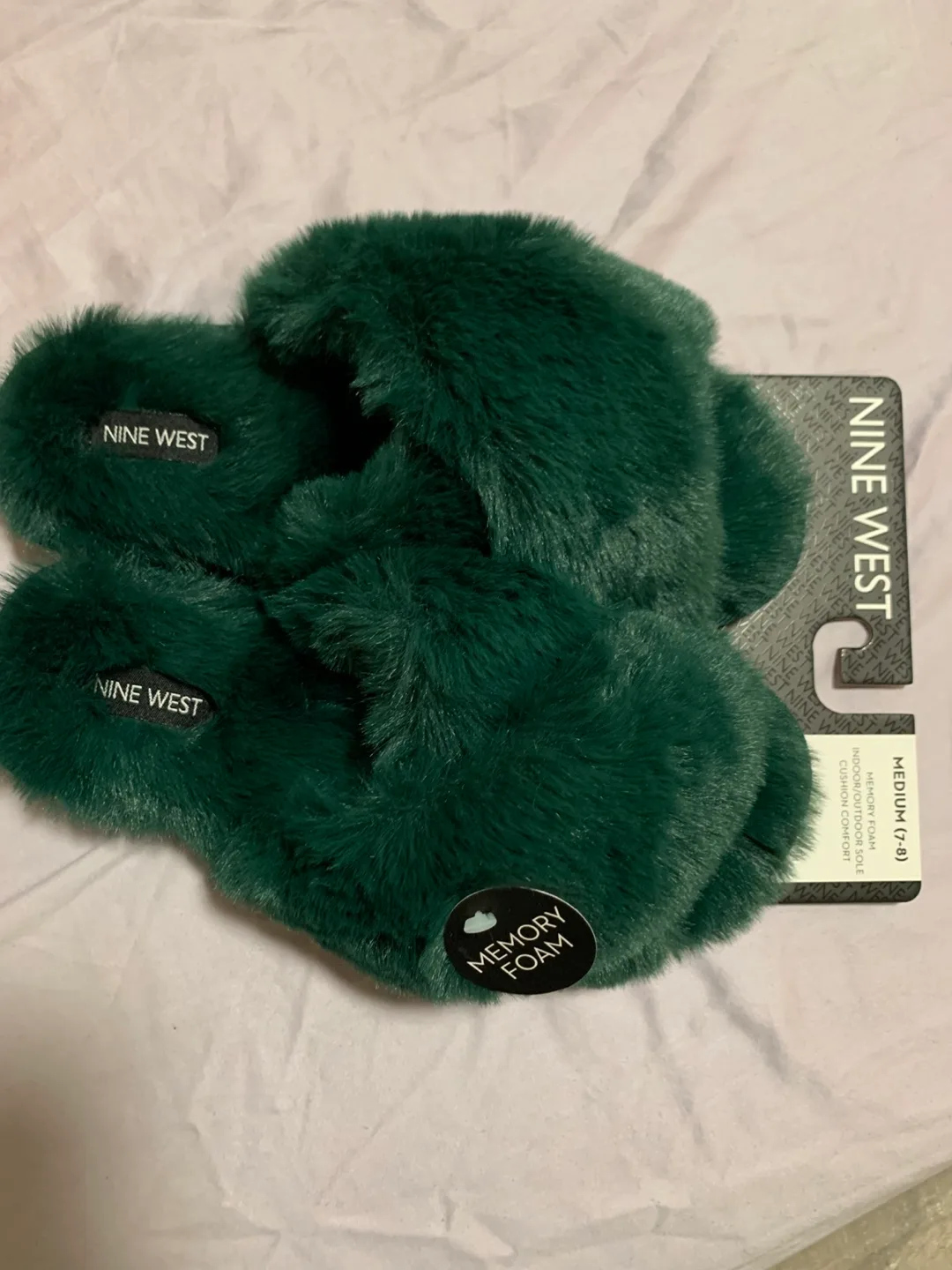 Nine West Green Faux Fur Slippers Size 7-8 image indicator(2)