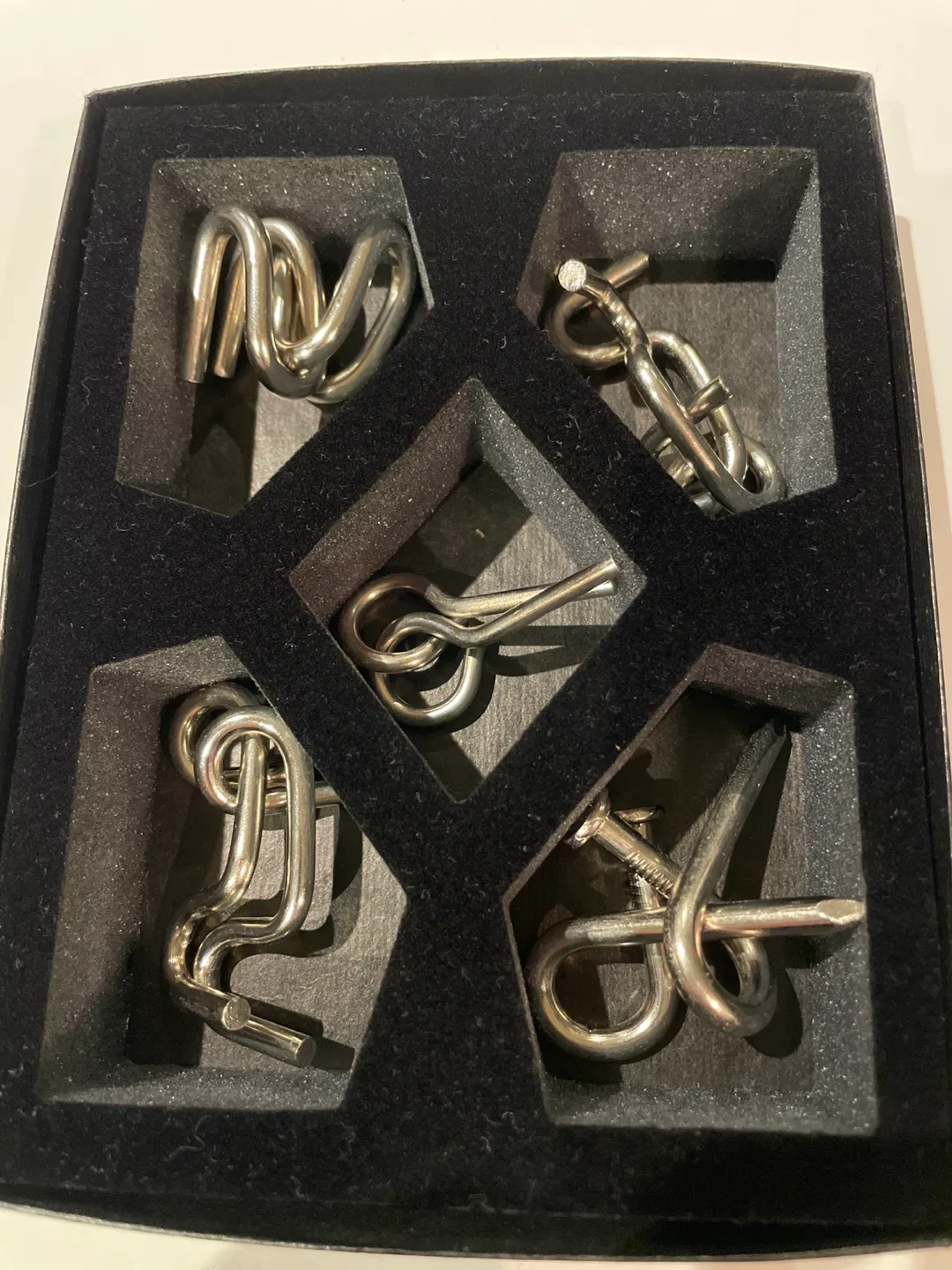 Parlor Puzzles Guggenheim Museum Set image indicator(2)