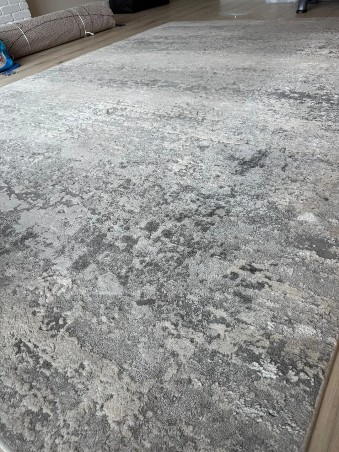 Grey Abstract Area Rug image indicator(3)