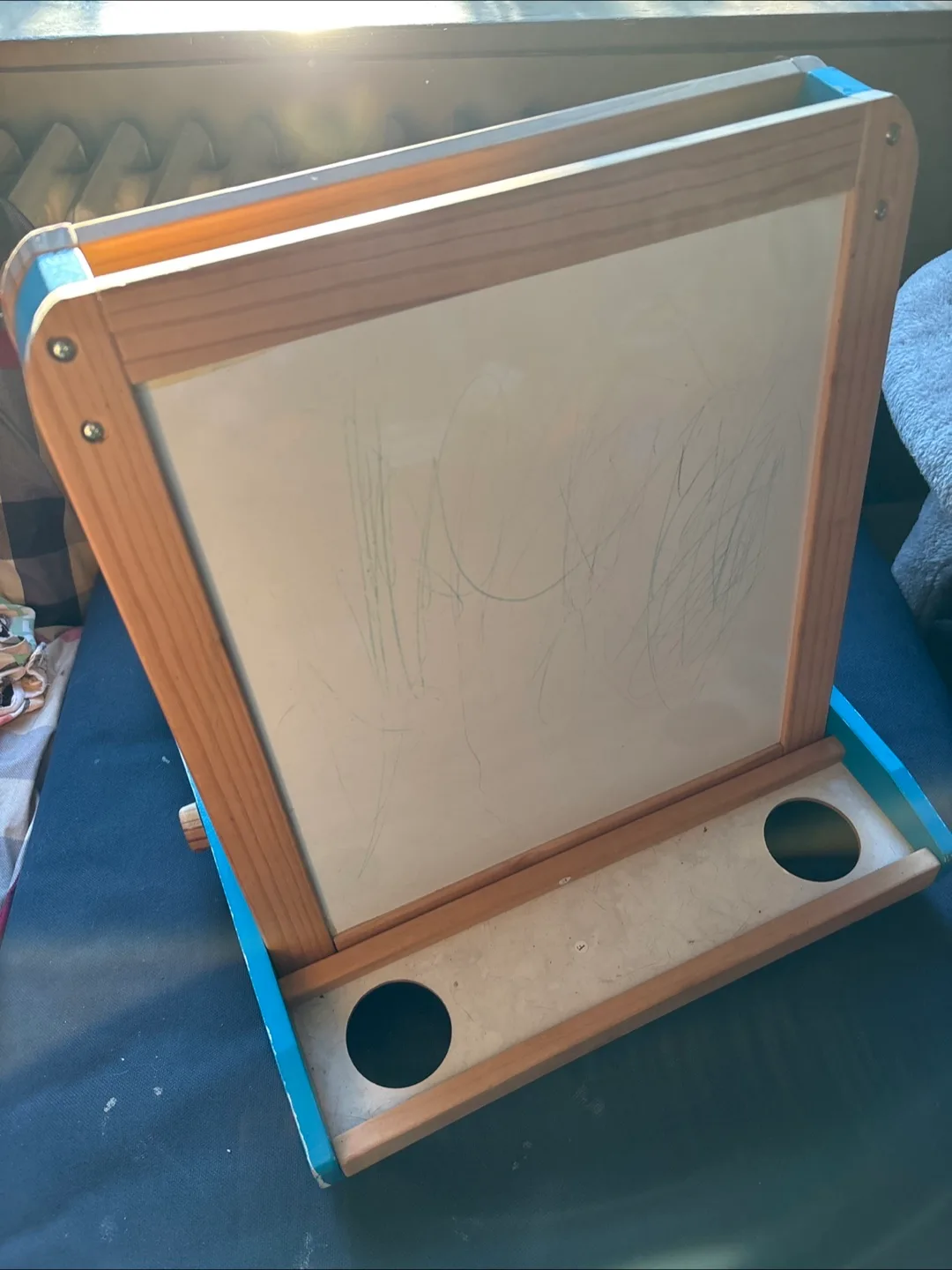 Wooden Easel Chalkboard/Whiteboard image indicator(2)