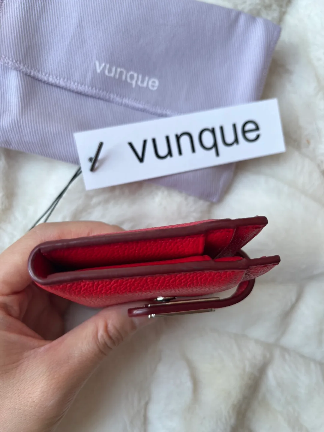 Vunque Leather Card Holder - Red image indicator(4)