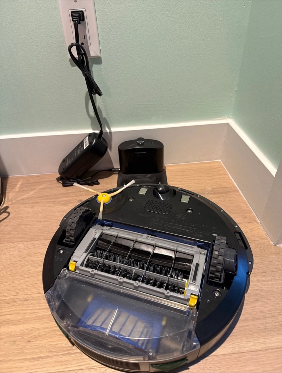 iRobot Roomba Vacuum Cleaner - photo 4