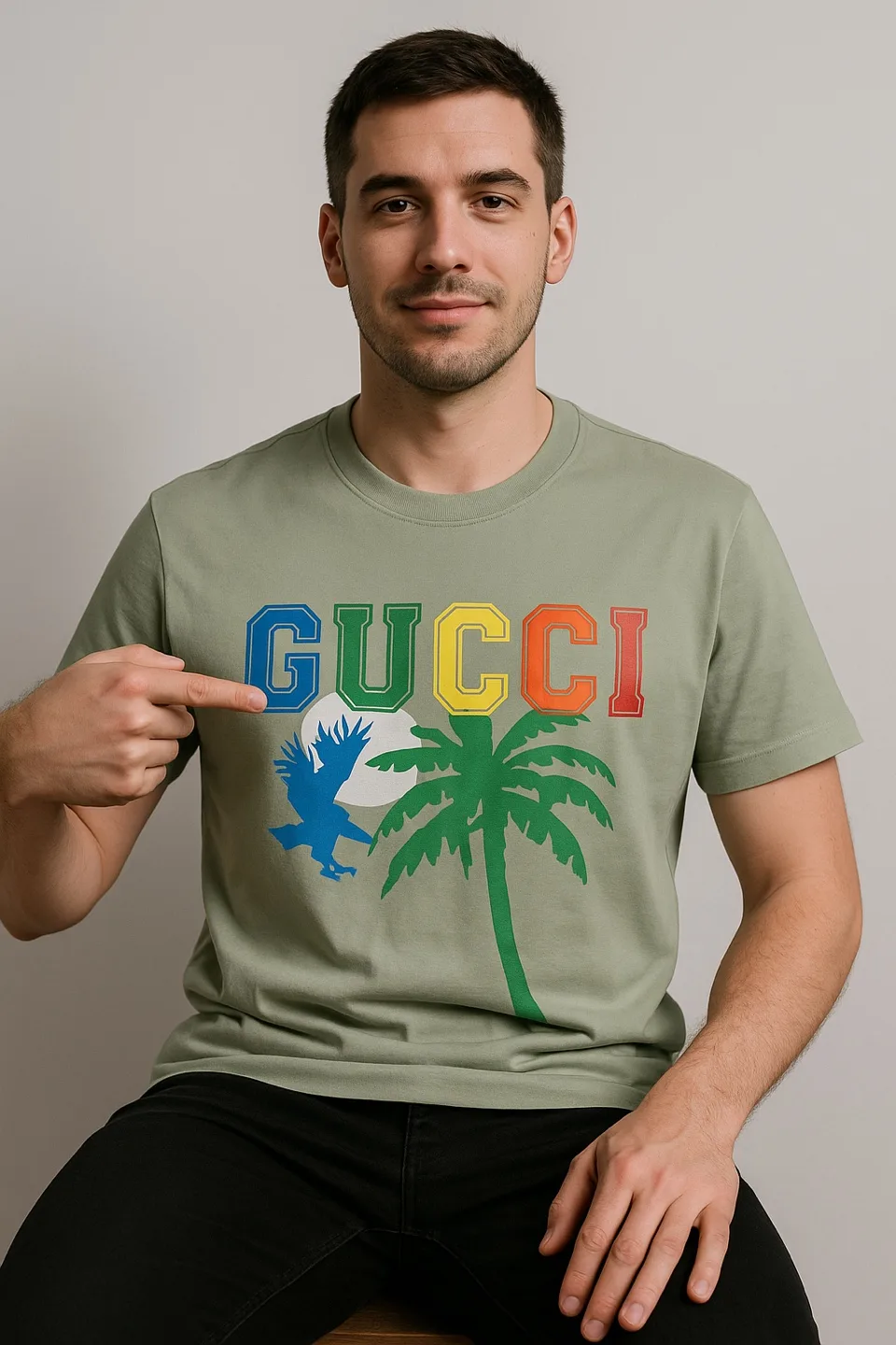 Gucci Men's T-Shirt - Size L thumbnail