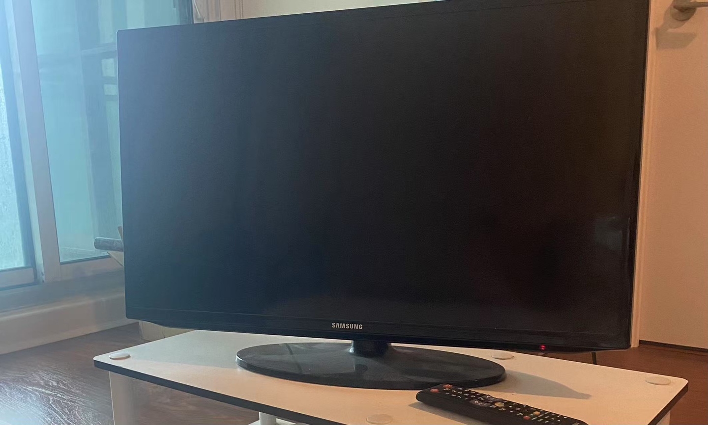 Samsung TV monitor - photo 3