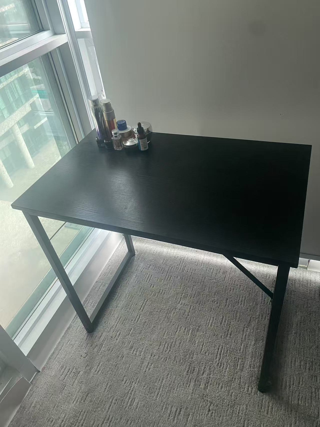 Black Desk