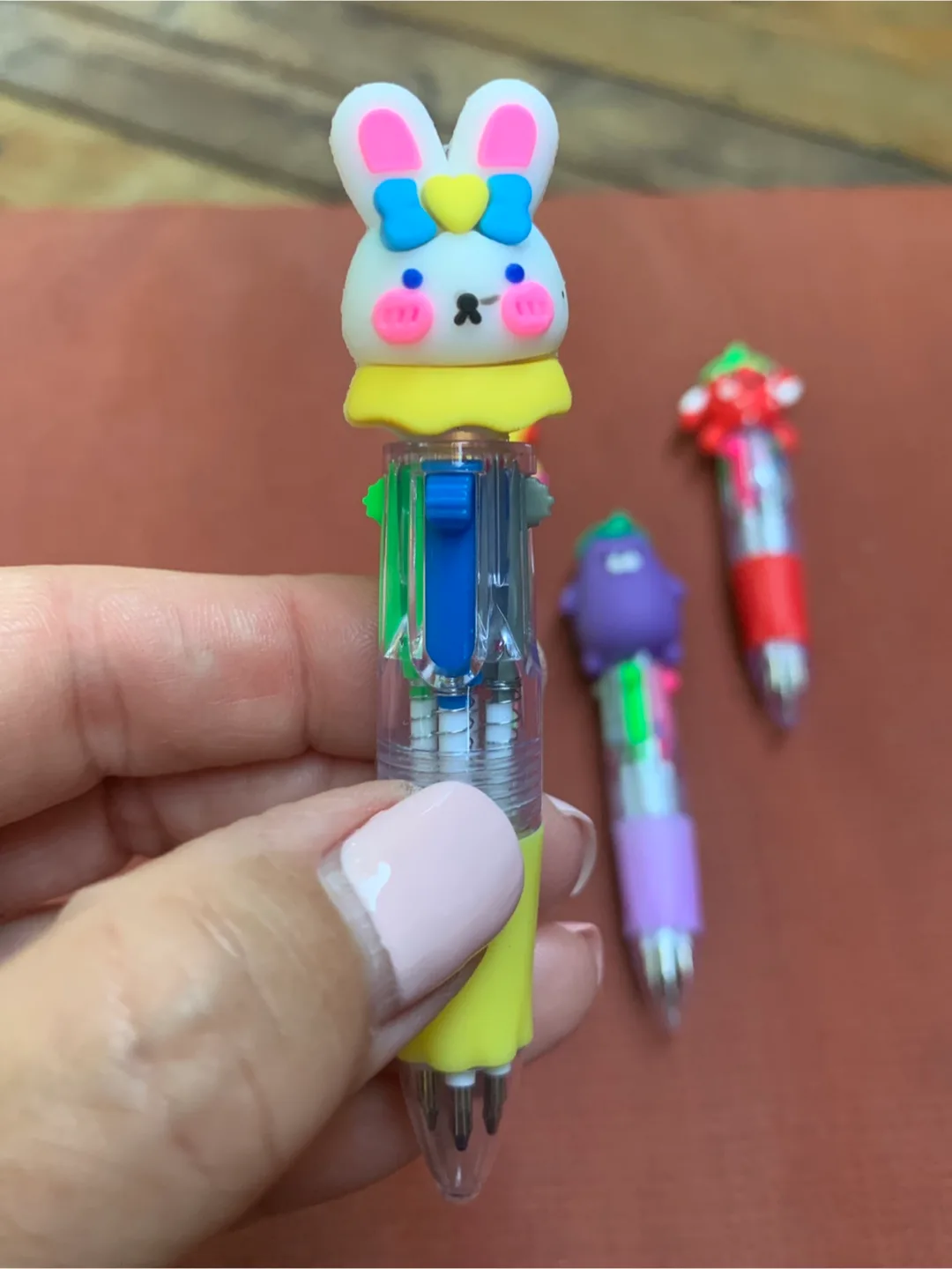Cute Character Multi-Colour Pens 🥕 image indicator(2)