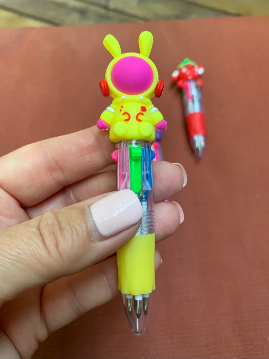 Cute Character Multi-Colour Pens 🥕 image indicator(3)