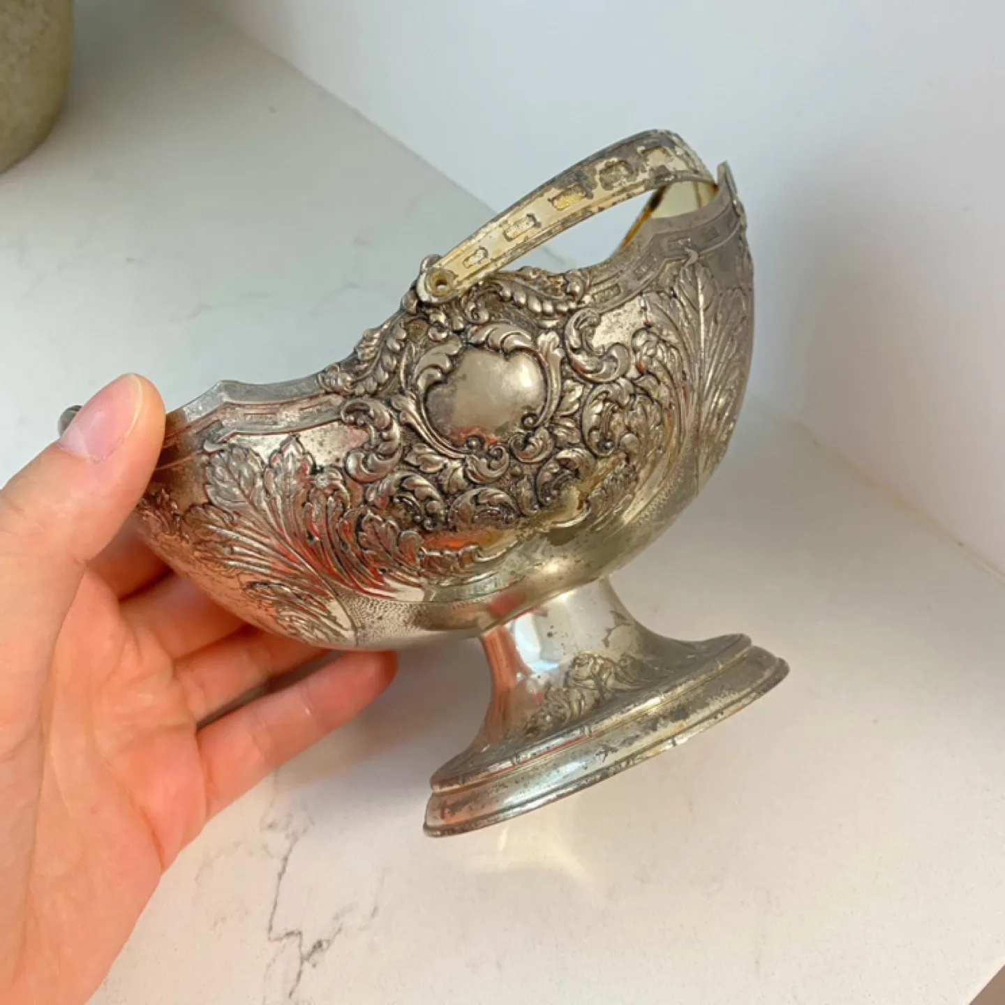 Vintage Silver-Plated Basket with Handle image indicator(4)